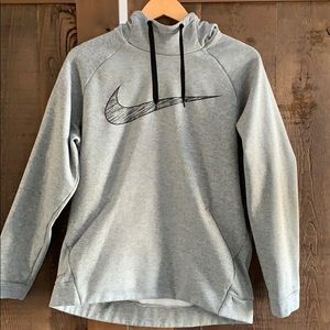 Men’s gray Nike sweatshirt